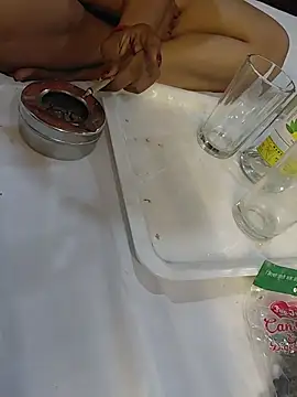Dillikibilli Adlı Modelin Canlı XXX Sohbeti