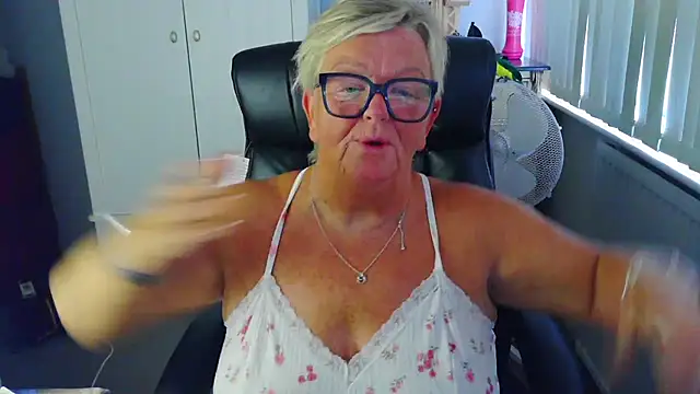 Chat XXX en directo de BridgetBlueEyes