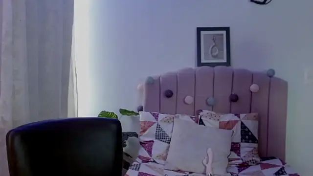 ValkiriaFoX live XXX chat