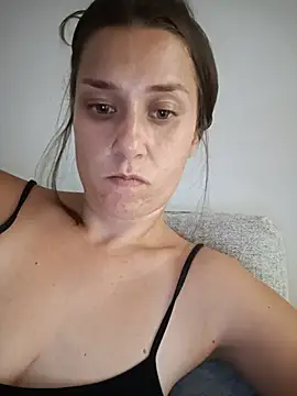 Chat XXX en directo de Bullhorygirl