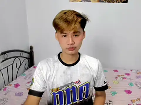 Show de urasian_jhon na webcam