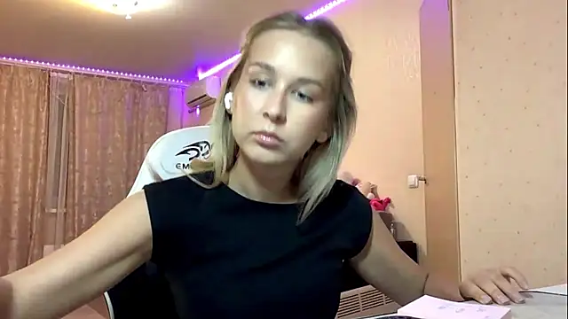 JoyBold's Live XXX Chat
