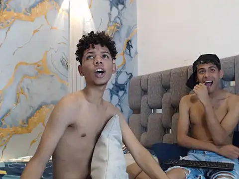 CUTE_BOYS2026 Show in webcam