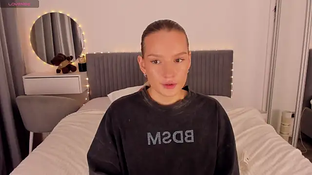 CassieRayss Adlı Modelin Canlı XXX Sohbeti