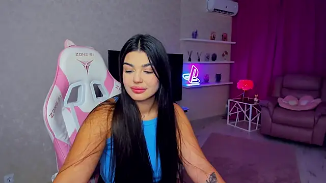AlluringAriel Adlı Modelin Canlı XXX Sohbeti