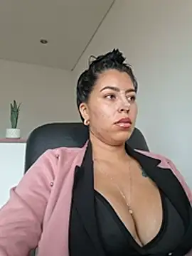 Luianna Adlı Modelin Web Kamerası Şovu