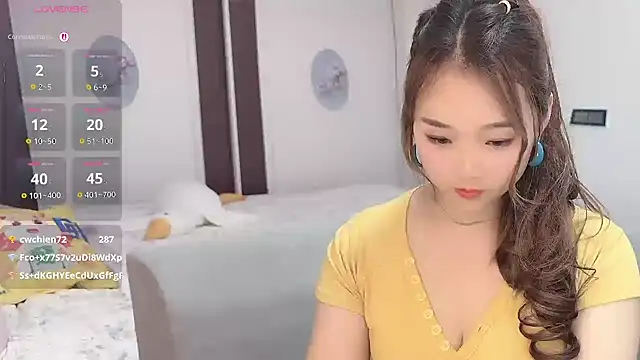 EE-01 Live XXX Chat