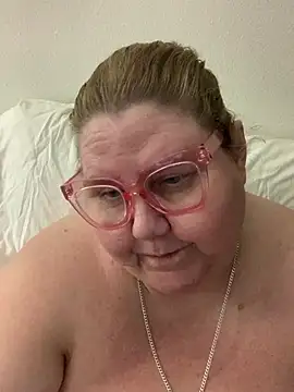 TheMotherPearl live XXX chat