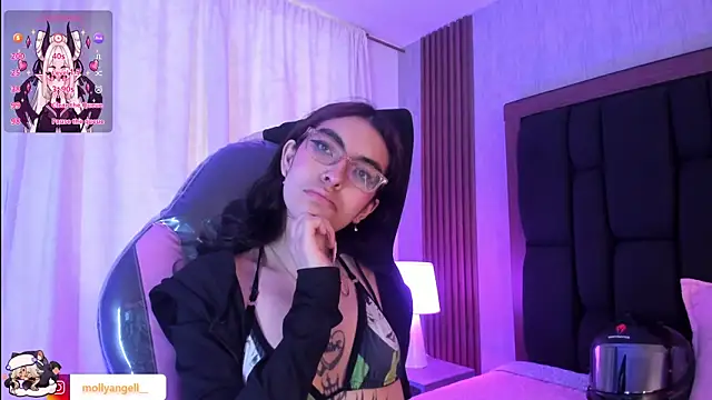 Molly_A élő XXX-chatje
