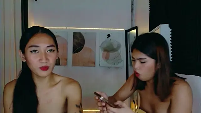 CherryAndJade Adlı Modelin Canlı XXX Sohbeti