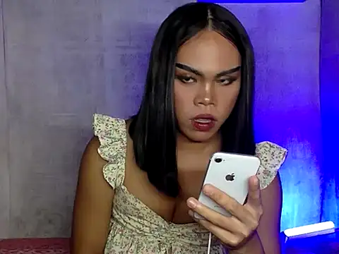 HOT_CUM_ELLA Шоу с уебкамера