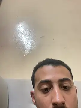 عرض كام Hehjehjeqll