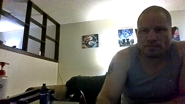 Alwayshard421's Webcam Show