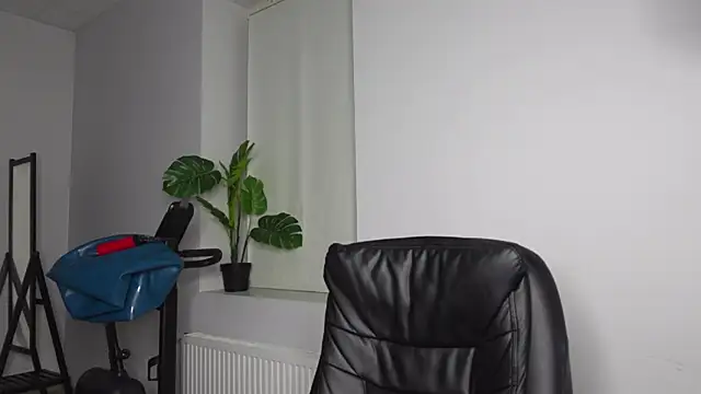 Damien_Dallas Adlı Modelin Canlı XXX Sohbeti