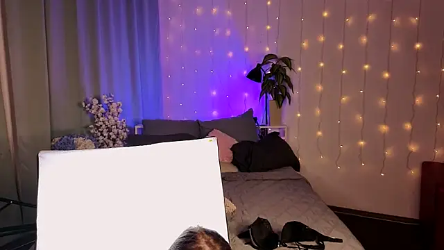 צ'אט XXX בשידור חי של Monica_Venom