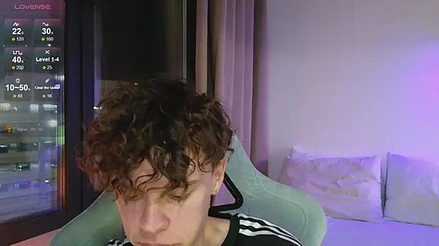 cute_thomas webkamerás műsora
