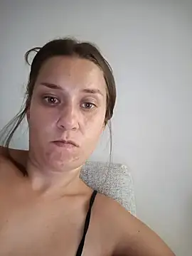 Chat +18 de Bullhorygirl ao vivo