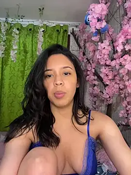 Esmerald_1111 Adlı Modelin Web Kamerası Şovu