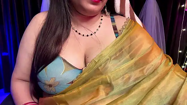 Queen_alisha Adlı Modelin Canlı XXX Sohbeti