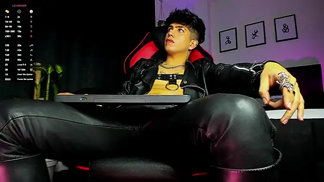 LyleBennett_ Webcam show