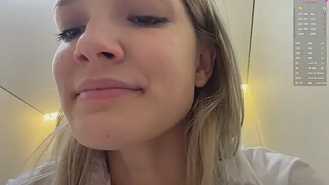 Chat +18 de Carolini_i ao vivo