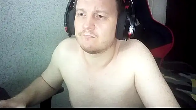 MysteriousWanderer Show in webcam