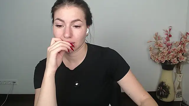 Trinny_Love Adlı Modelin Canlı XXX Sohbeti