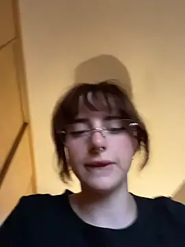 MikaScarletn Webbikameraesitys