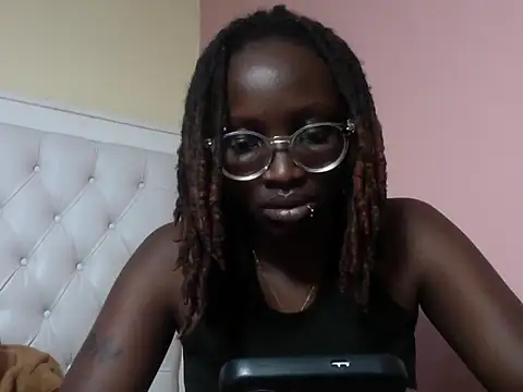 Chatroom XXX en direct de SexyAry