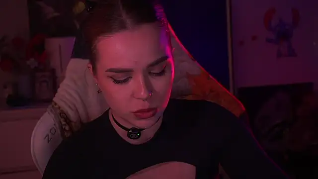 _MiniNika_ Chat XXX in diretta
