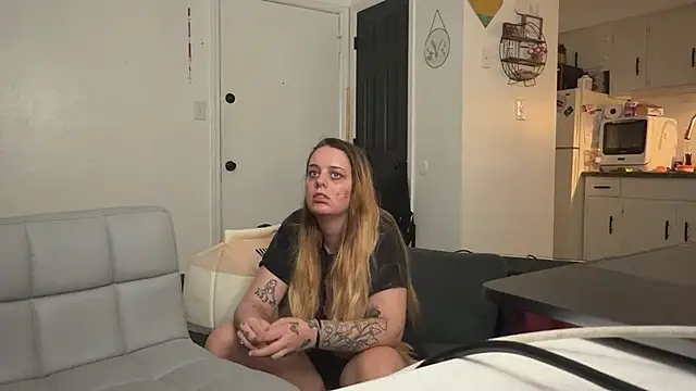 צ'אט XXX בשידור חי של HighOffCandy