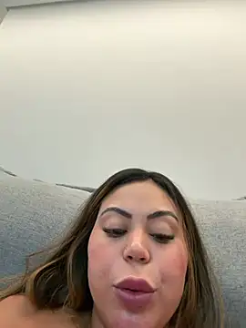lariic live XXX chat