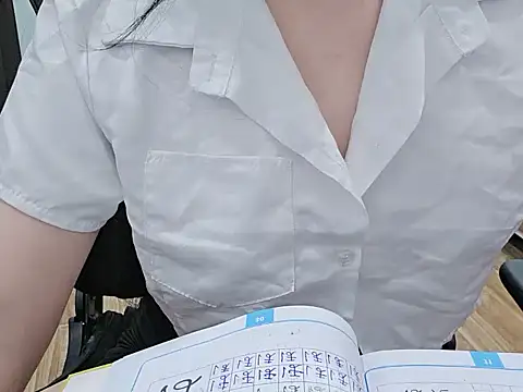 צ'אט XXX בשידור חי של Kemmy_babe20
