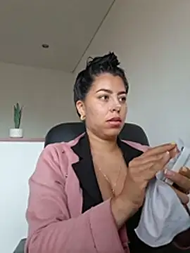 Luianna webcam show