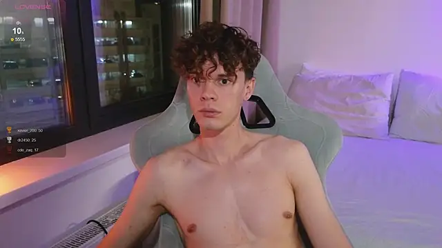 cute_thomas élő XXX-chatje