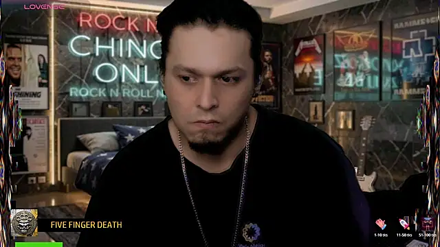 chino_roz Show in webcam