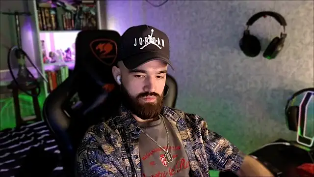 צ'אט XXX בשידור חי של _Serious_Man