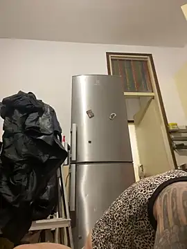 crisfootlicker Show Webcam