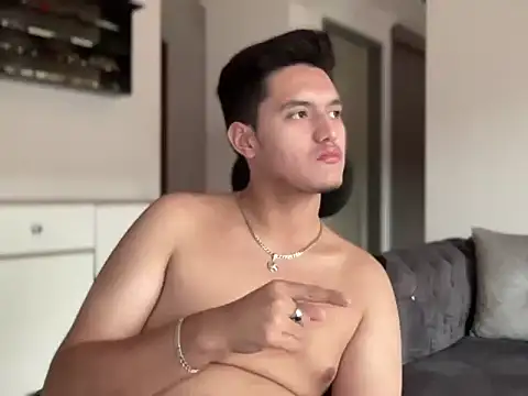 alexandergrey760886 在線直播表演