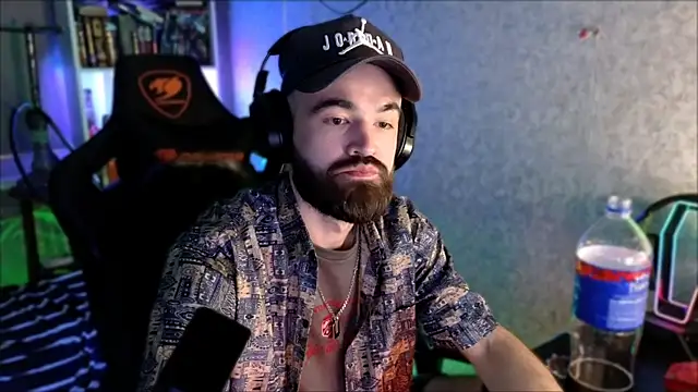 XXX chat uživo modela _Serious_Man