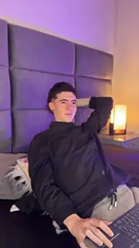 Živý XXX chat Maison_Laurent_x