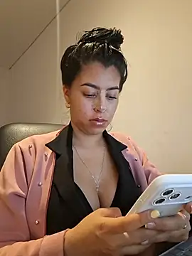 Luianna 在線直播表演