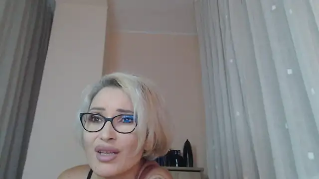 Chat XXX ao vivo de JADAPink___