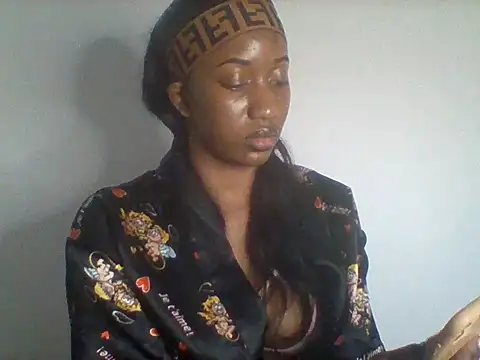 XXX chat uživo modela Queeen_model