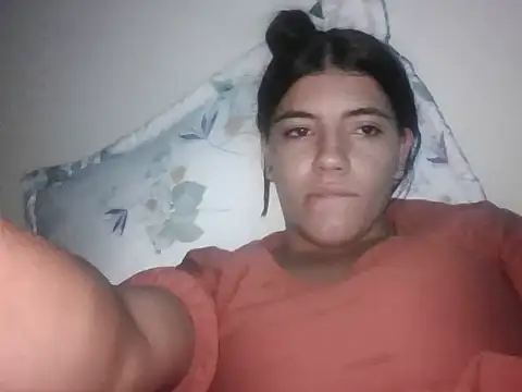 mielcanela_0 Adlı Modelin Canlı XXX Sohbeti