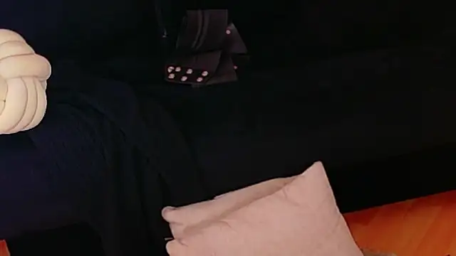 EmmyEvans1's Live XXX Chat