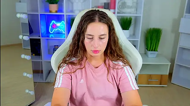 NadinnL live XXX chat