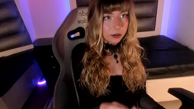 adhalee_js Live XXX Chat