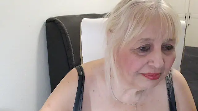 SusiLifeXXX's Live XXX Chat