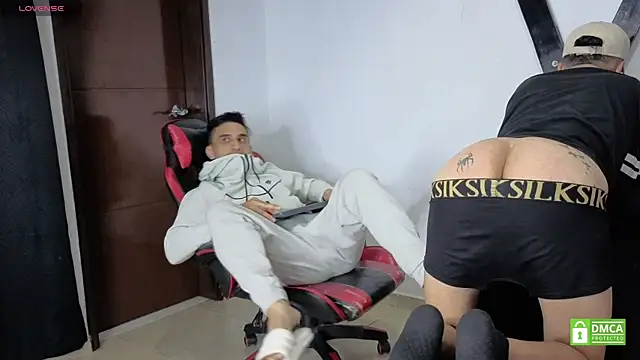 EliteBoysLive – Naživo XXX chat